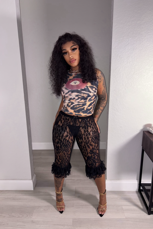 Lace Ruffle Capri Legging